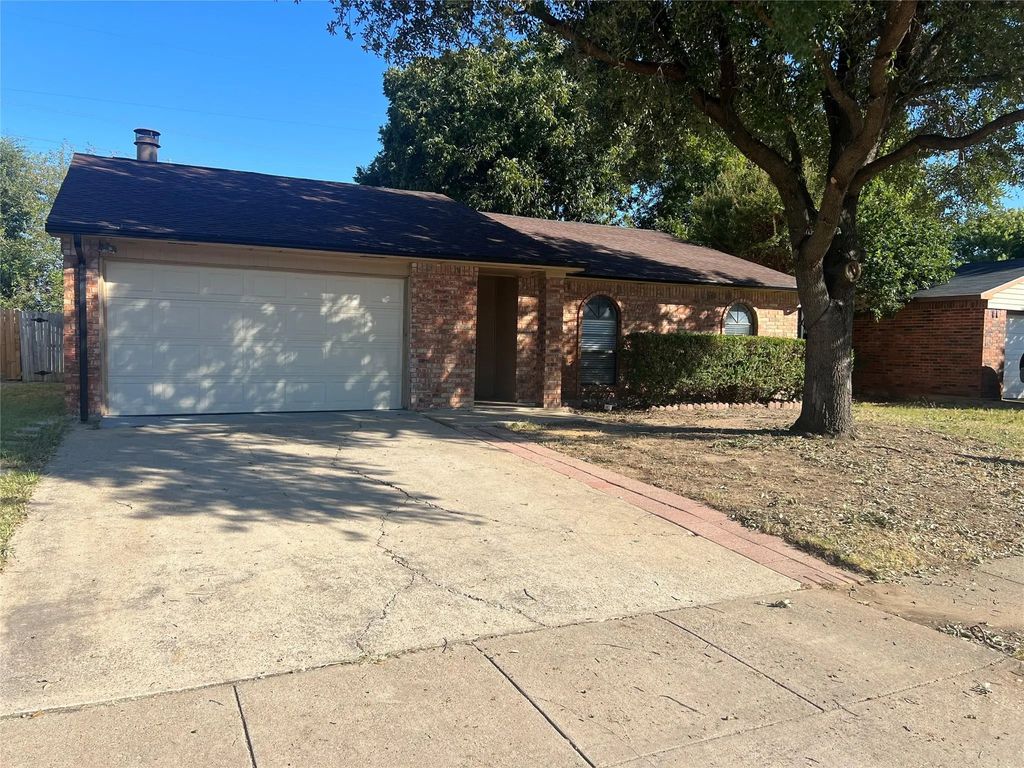 1506 Independence Trail, Grand Prairie