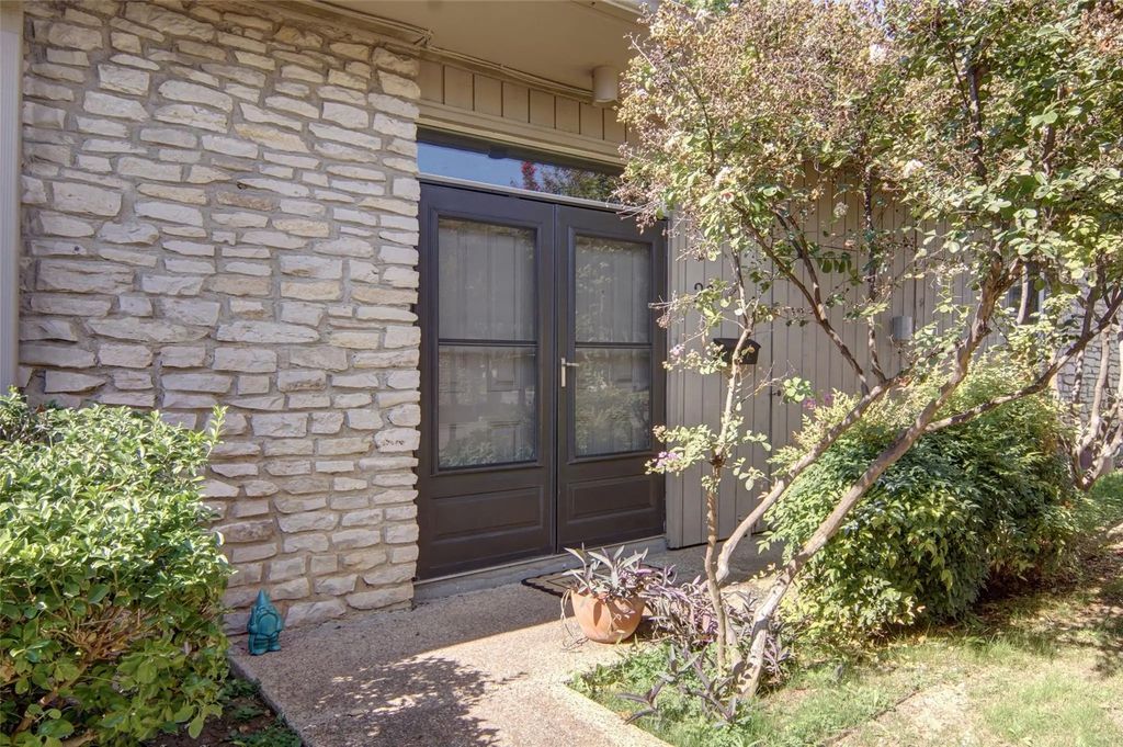 4500 Westridge Avenue 28, Fort Worth