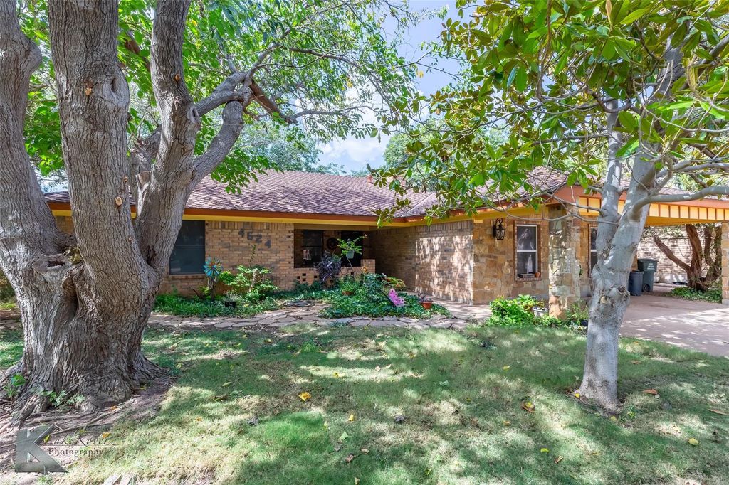 4624 Oak Knoll Street, Abilene