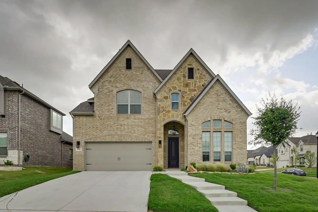 2706 Grainger Drive, Mansfield