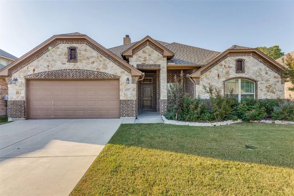 6937 White River Drive, Fort Worth