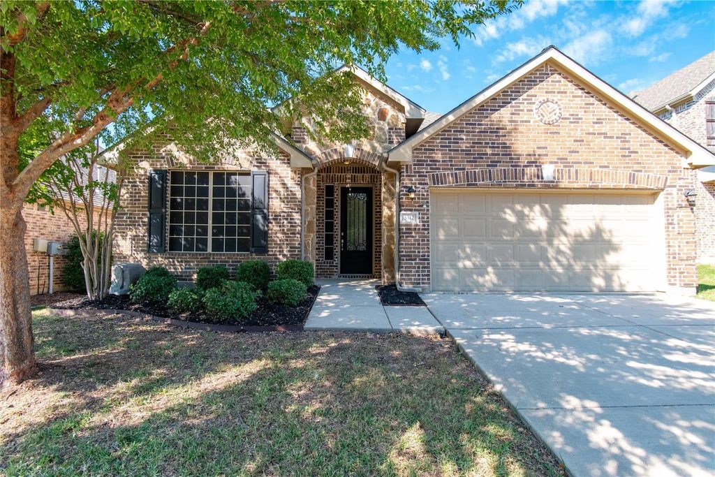 3312 Glen Crest Lane, Denton