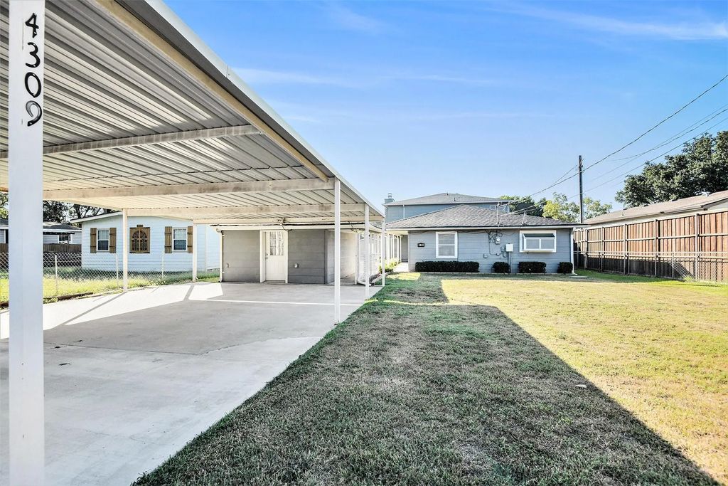 4309 Elmwood Court, Granbury