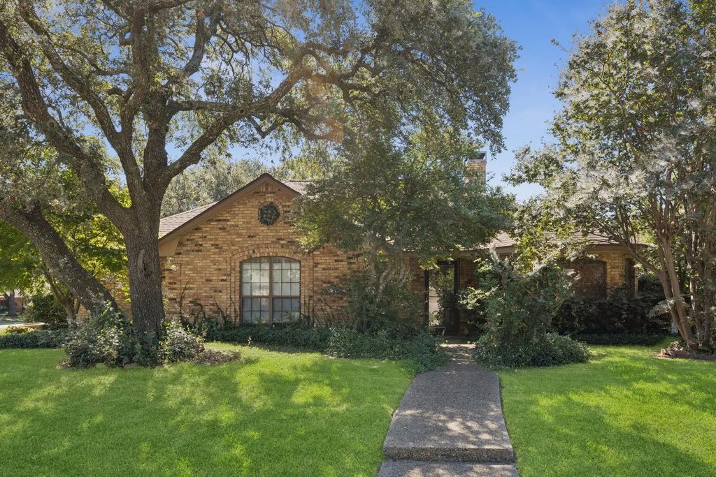 3718 Thornhill Way, Rowlett