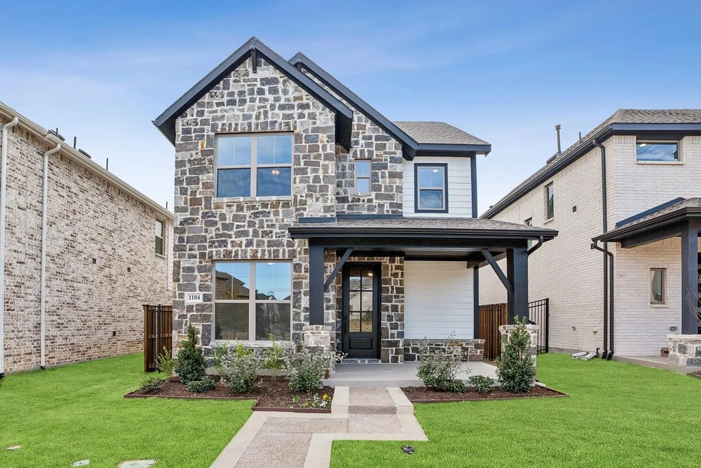 1104 Almond Blossom Circle, Crowley