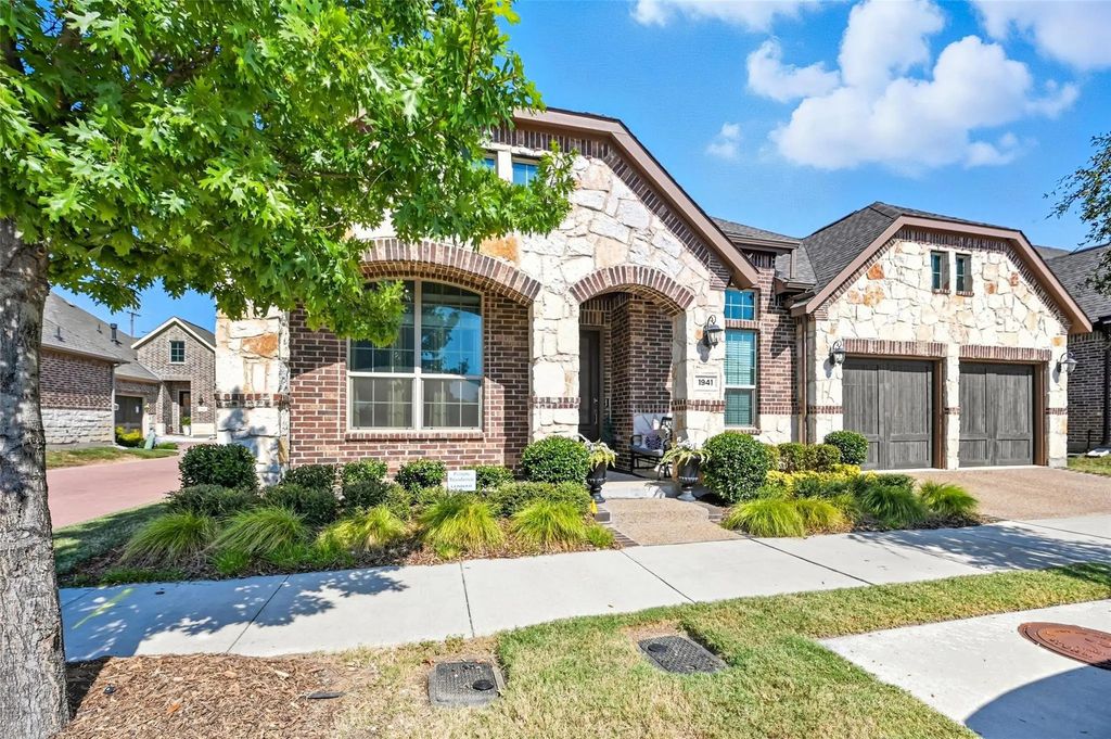 1941 Spotted Fawn Drive, Arlington