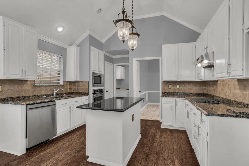 224 Brookhaven Drive, Grand Prairie