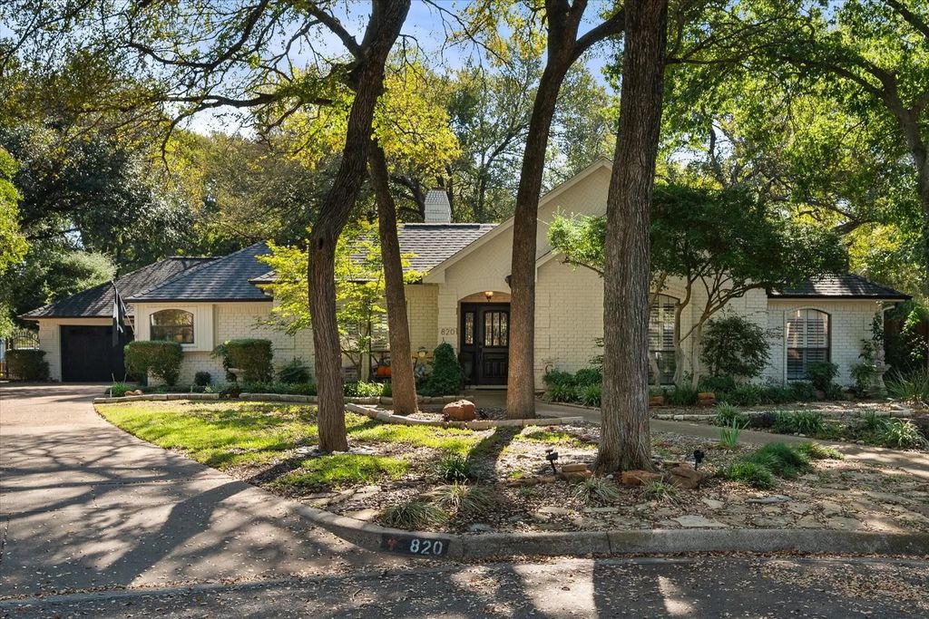 820 Kingston Drive, Mansfield