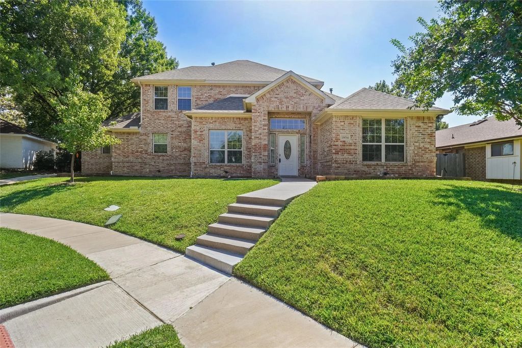 1854 Yorkshire Circle, Lewisville