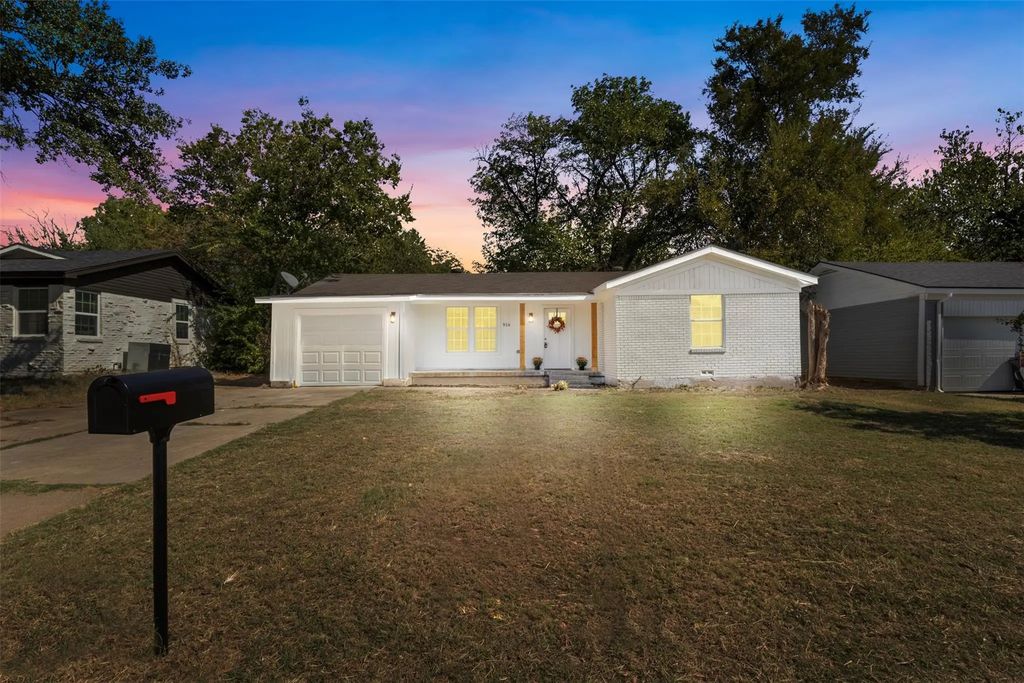 916 Zelda Drive, Hurst