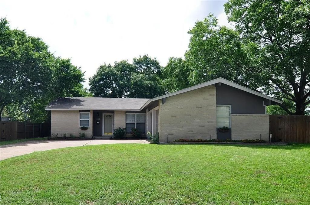 1315 N Floyd Road, Richardson
