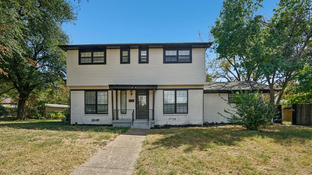 8036 Woodhue Circle, Dallas