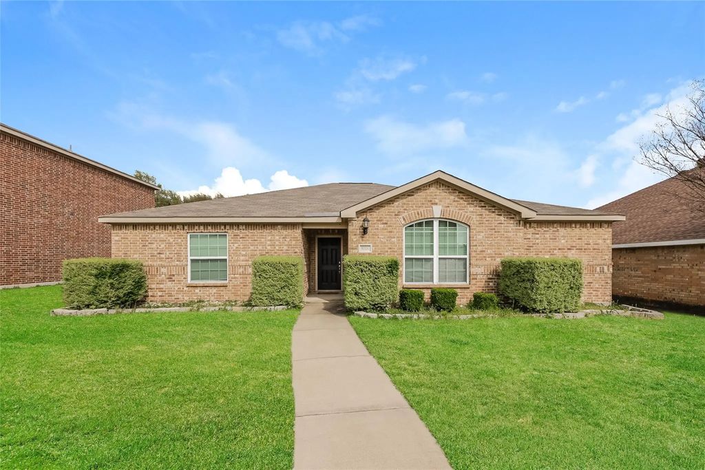 1026 Barrymore Lane, Duncanville