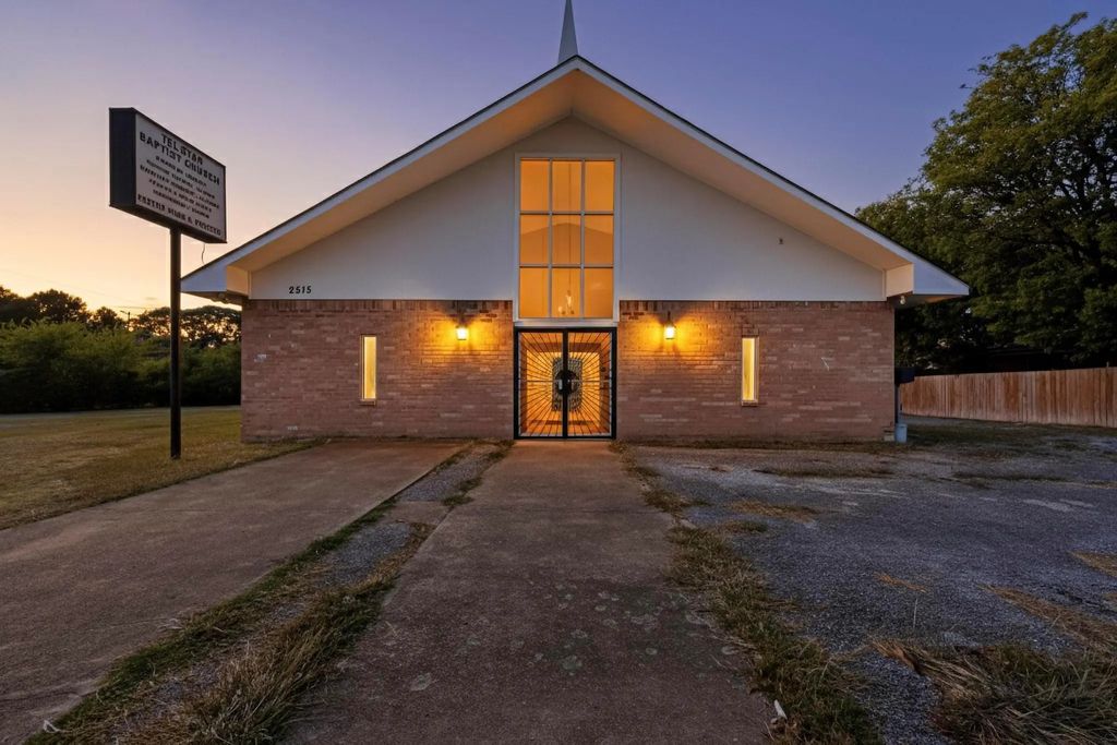 2519 S Denley Drive, Dallas