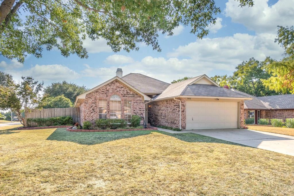 5801 Stone Meadow Lane, Fort Worth
