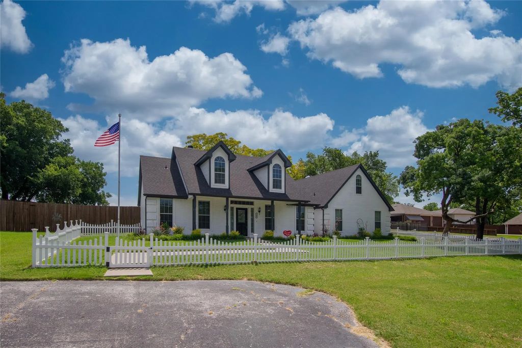 103 Saddle Club Road, Weatherford