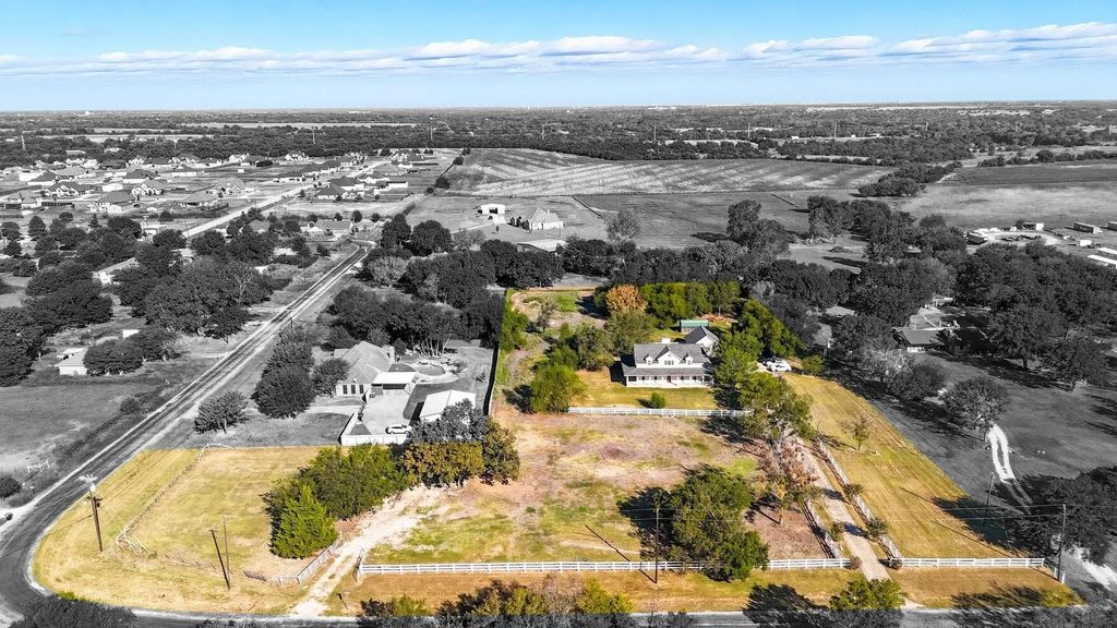 107 Cactus Road, Waxahachie
