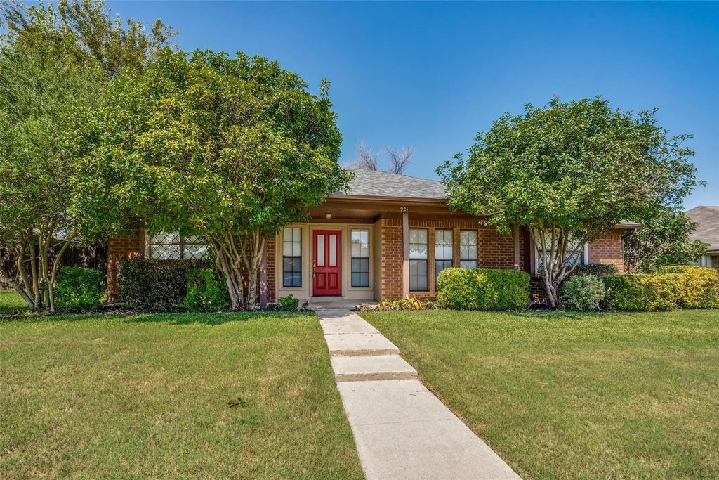 921 Baxter Drive, Plano