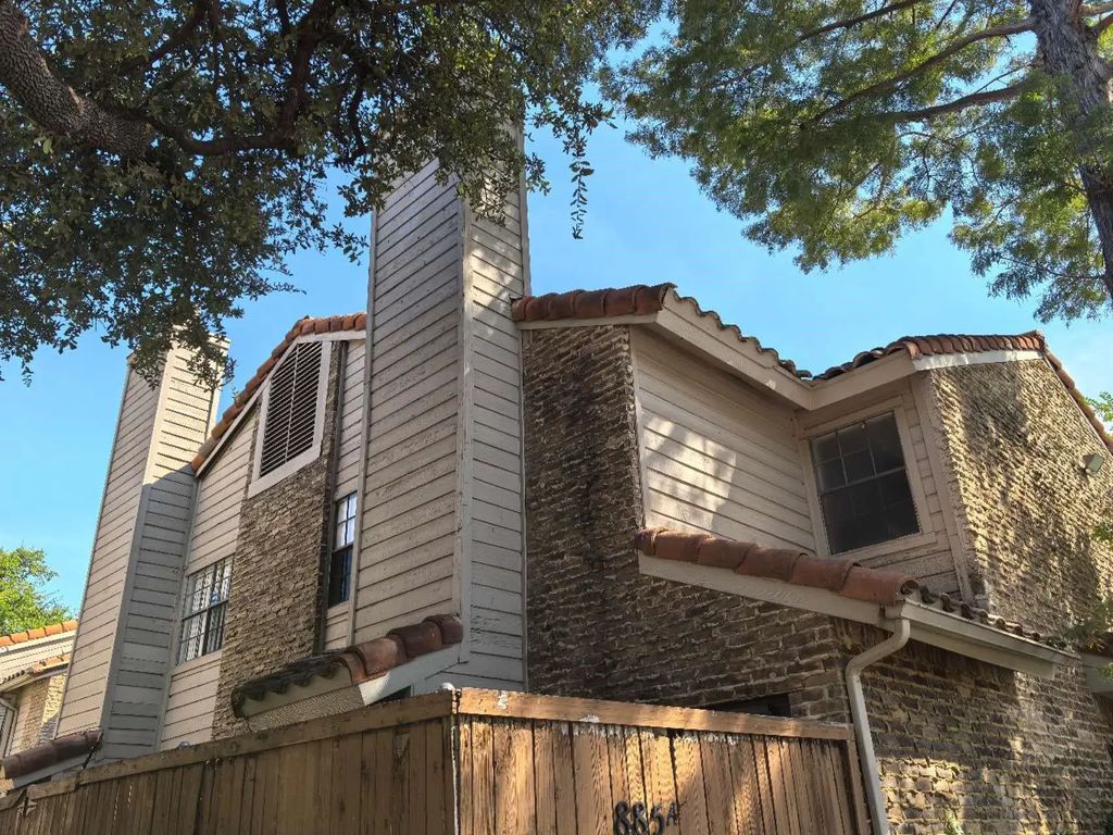 885 Dublin Drive 1, Richardson