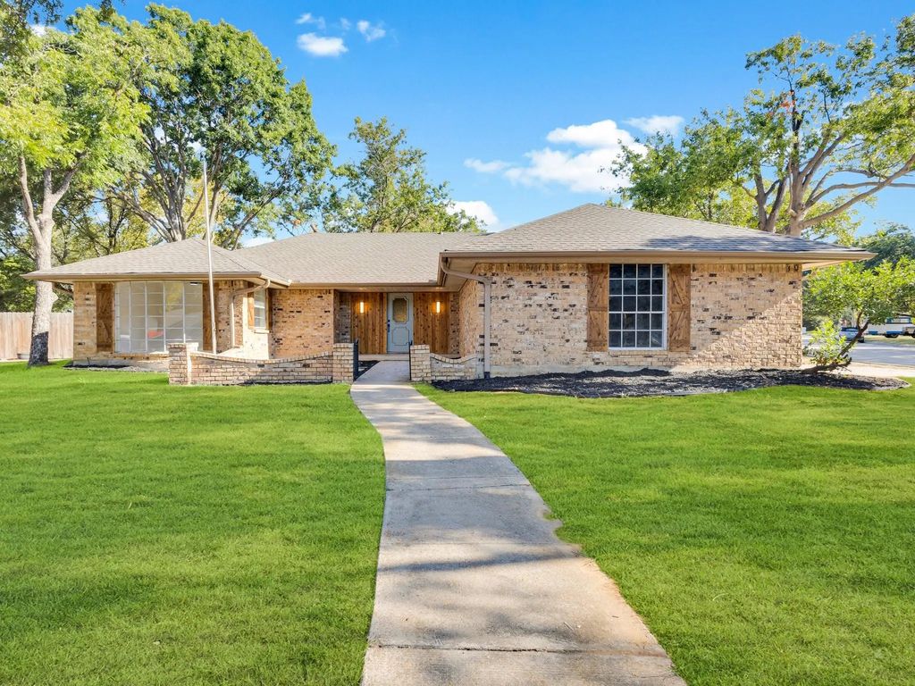 1009 Almond Court, Mansfield