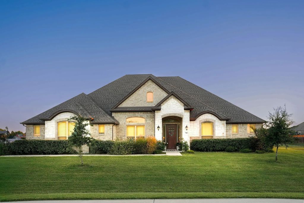 710 Nighthorse Circle, Waxahachie