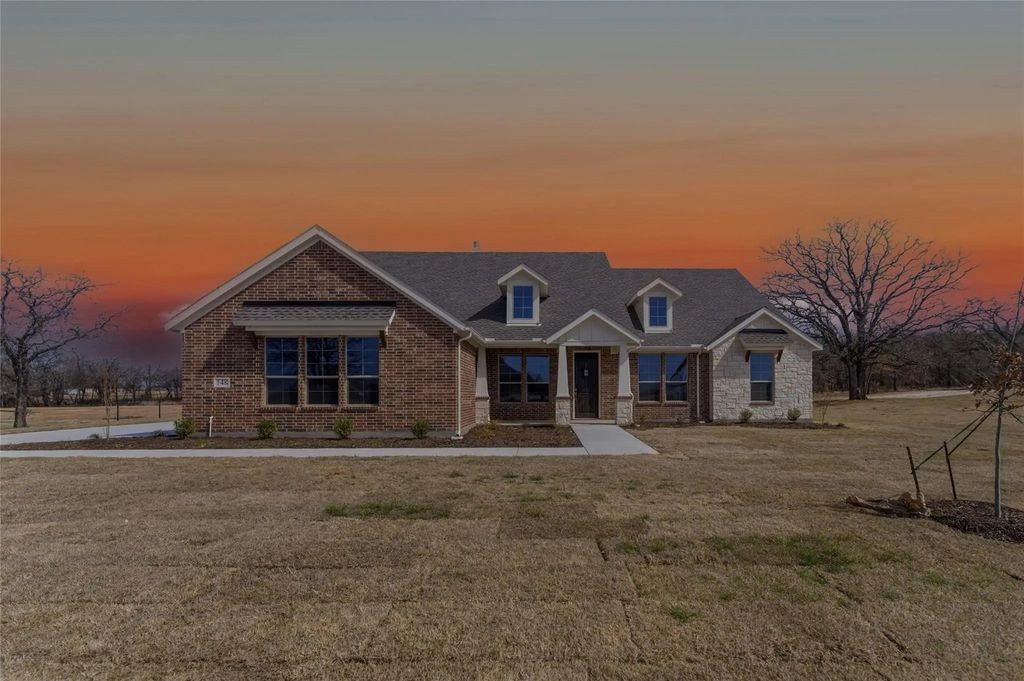 148 Oak Grove Way, Springtown