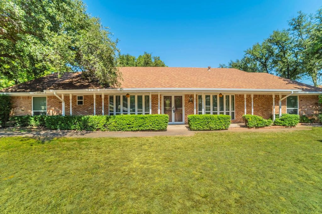 2534 Sunnyvale Road, Grand Prairie