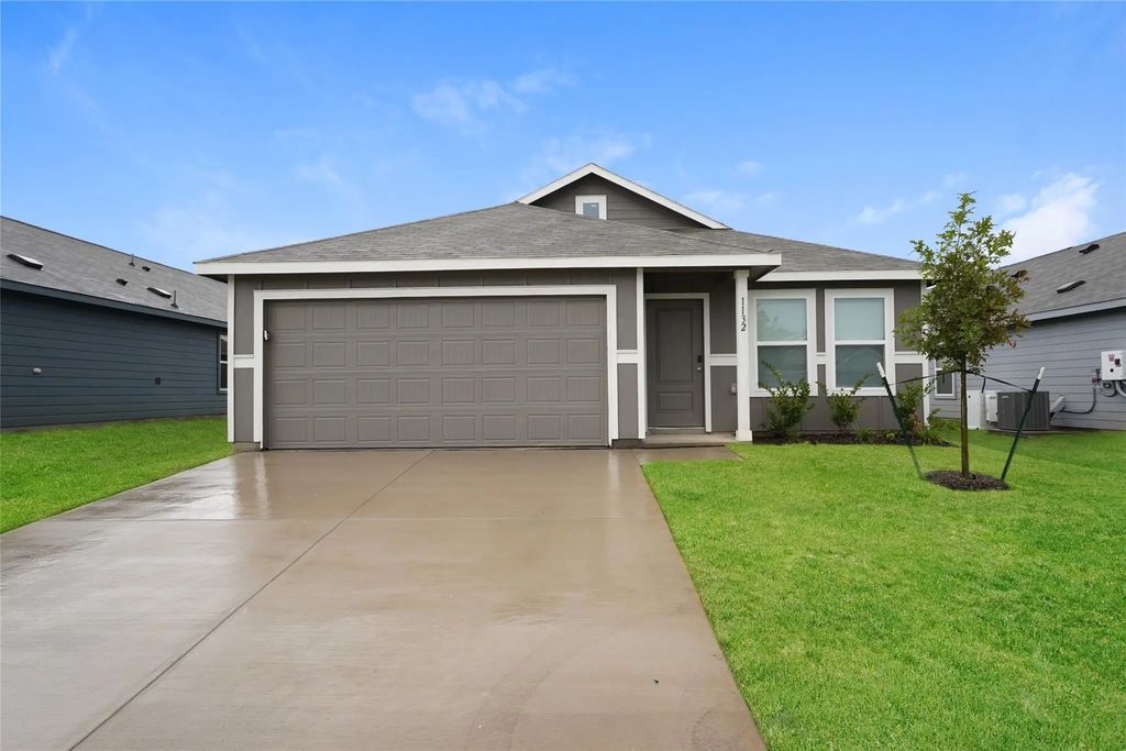 1132 Tufted Drive, Crowley