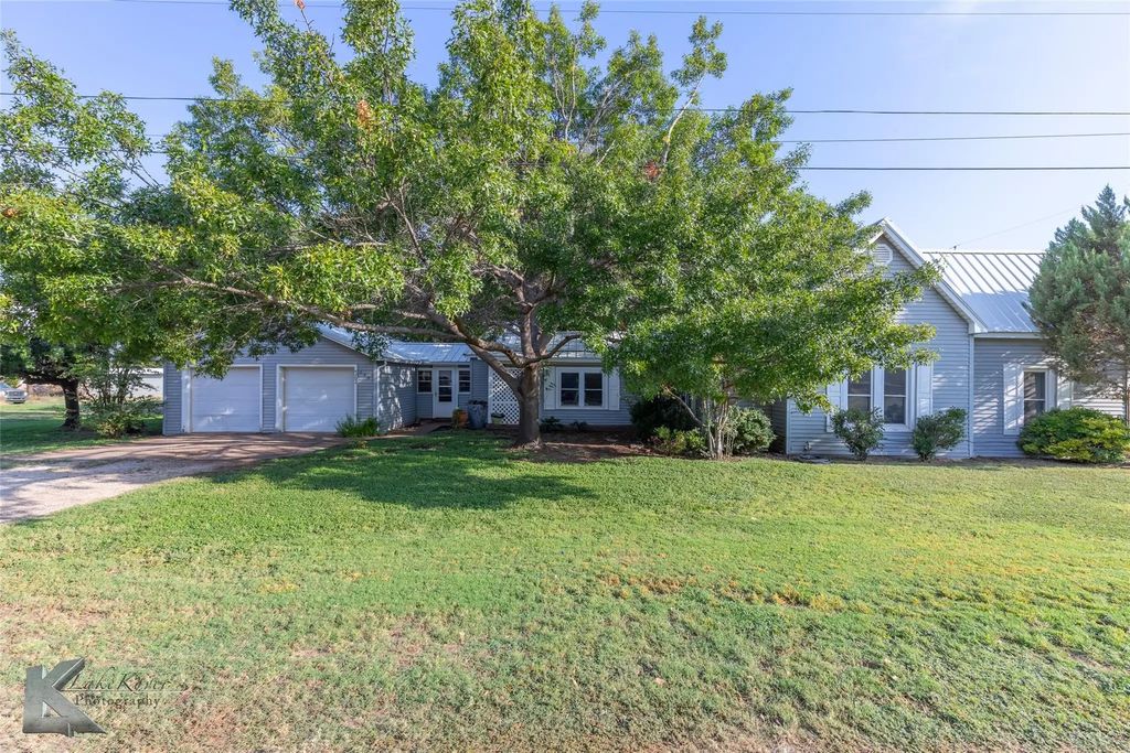 702 S 8th, Merkel