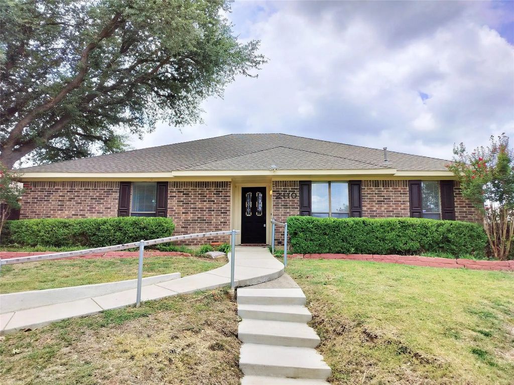 2110 Teton, Carrollton