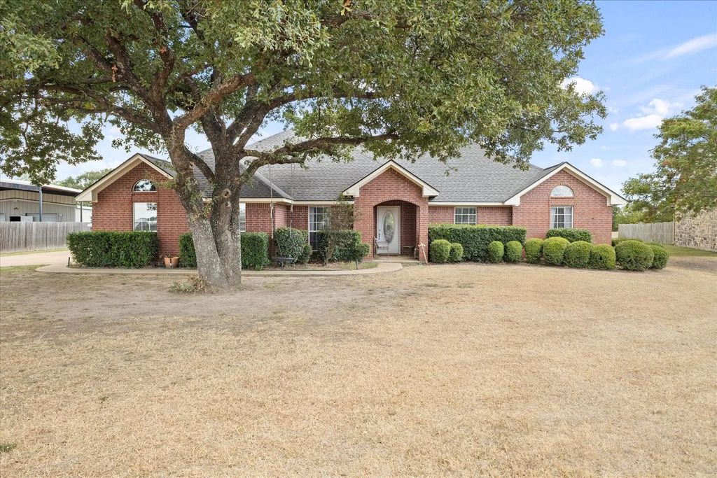 1017 Oak Hollow Lane, Seagoville