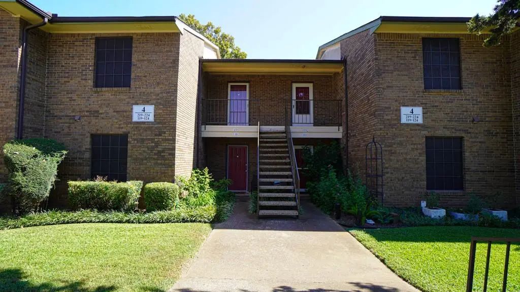 2505 Wedglea Drive 121, Dallas