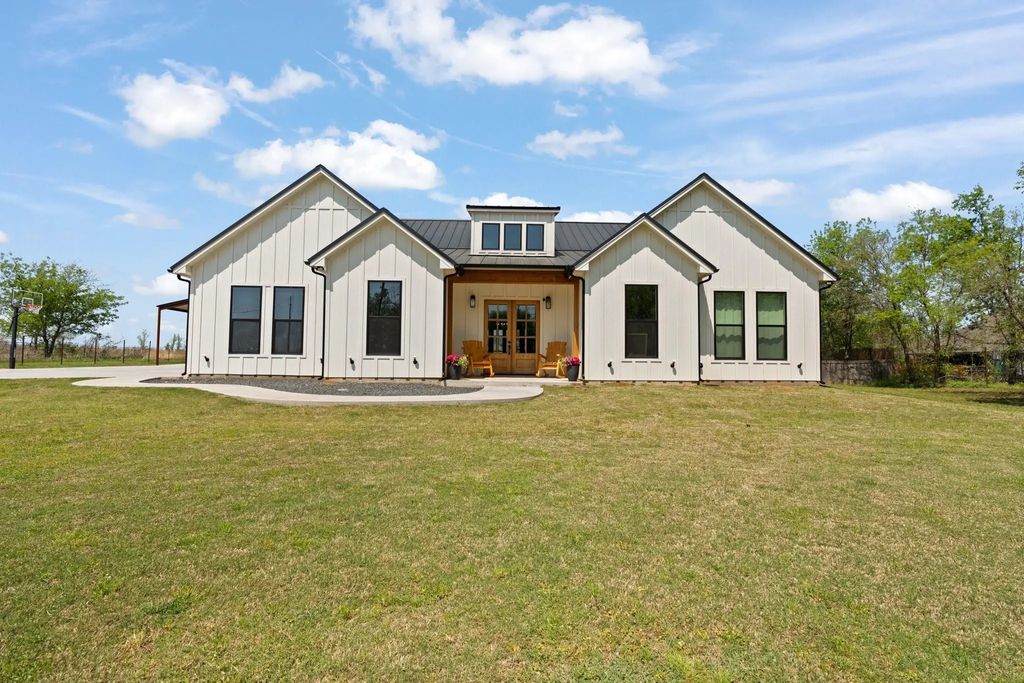 7361 County Road 305, Grandview