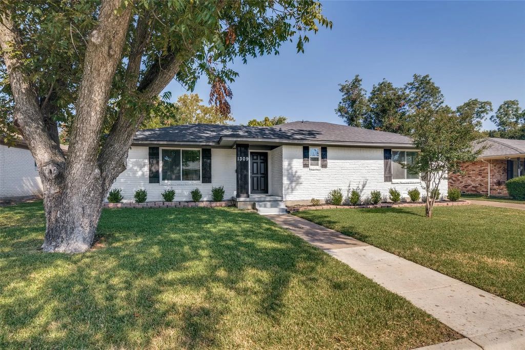 1309 Mayfield Avenue, Garland