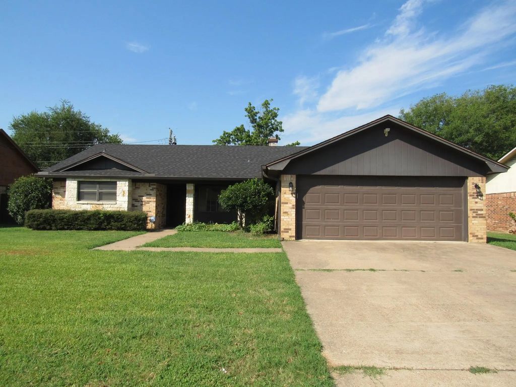 2008 Dan Rowe Street, Waco