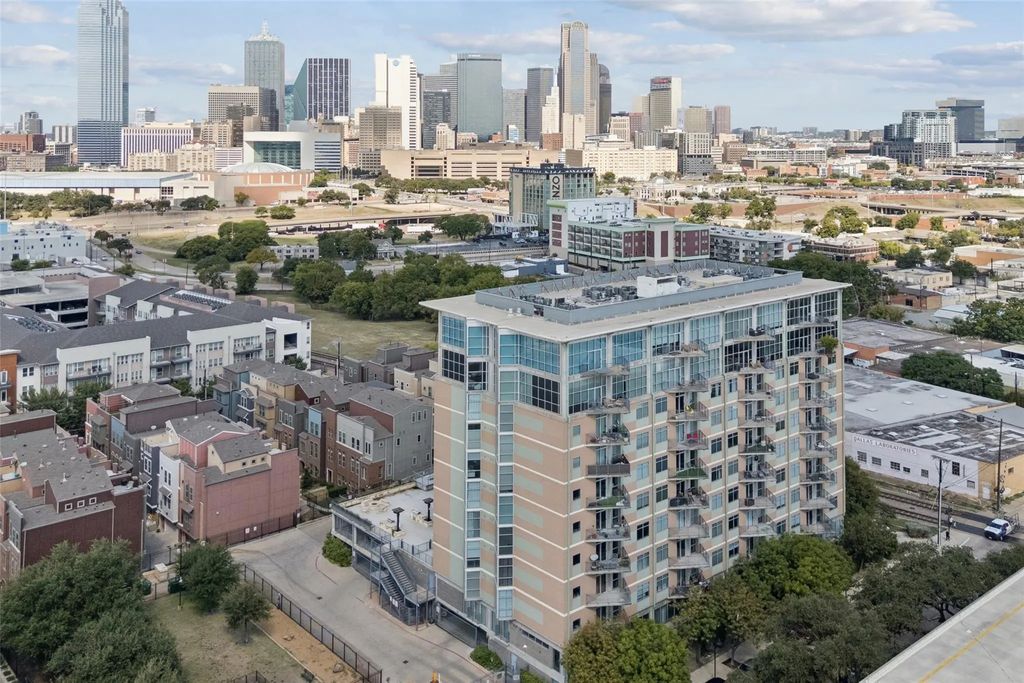 1001 Belleview Street 303, Dallas