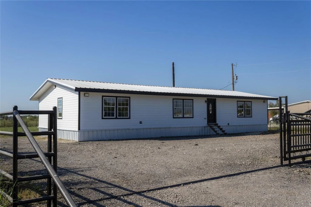 230 Green Meadow Drive, Valley View