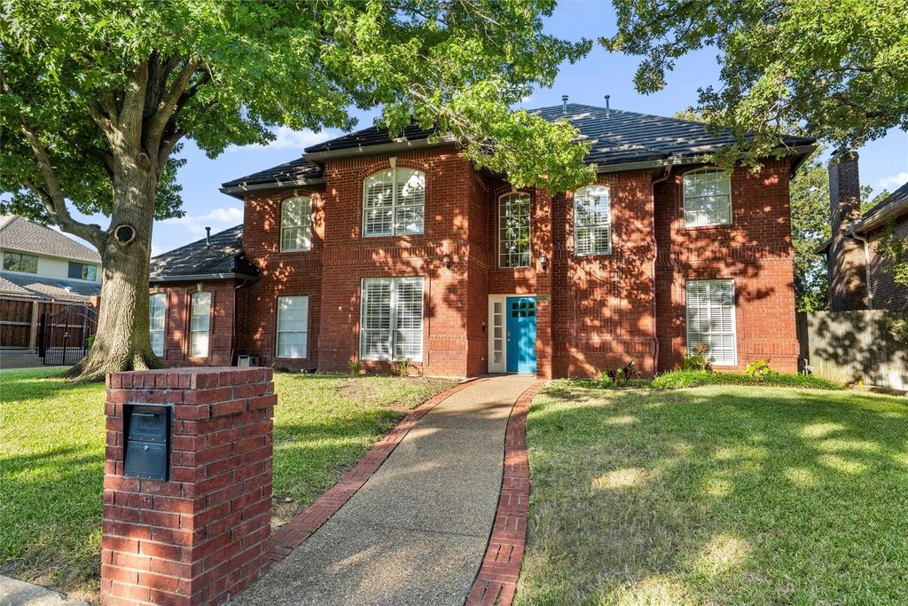 6616 Nantucket Lane, Arlington