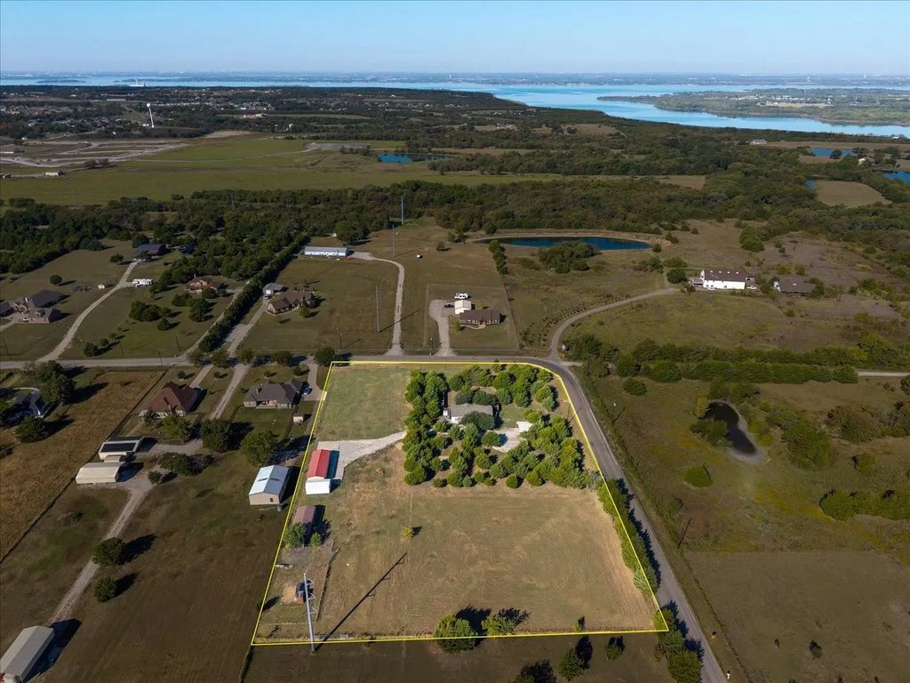 5211 County Road 597, Farmersville