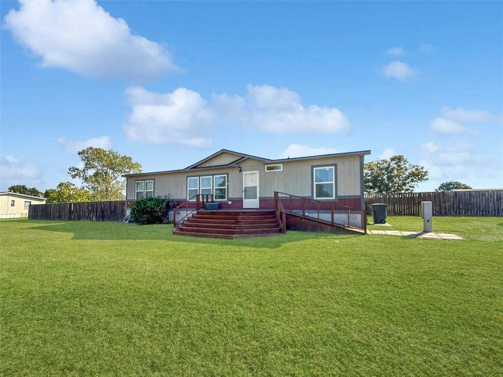 128 Willow Ridge Circle, Southmayd