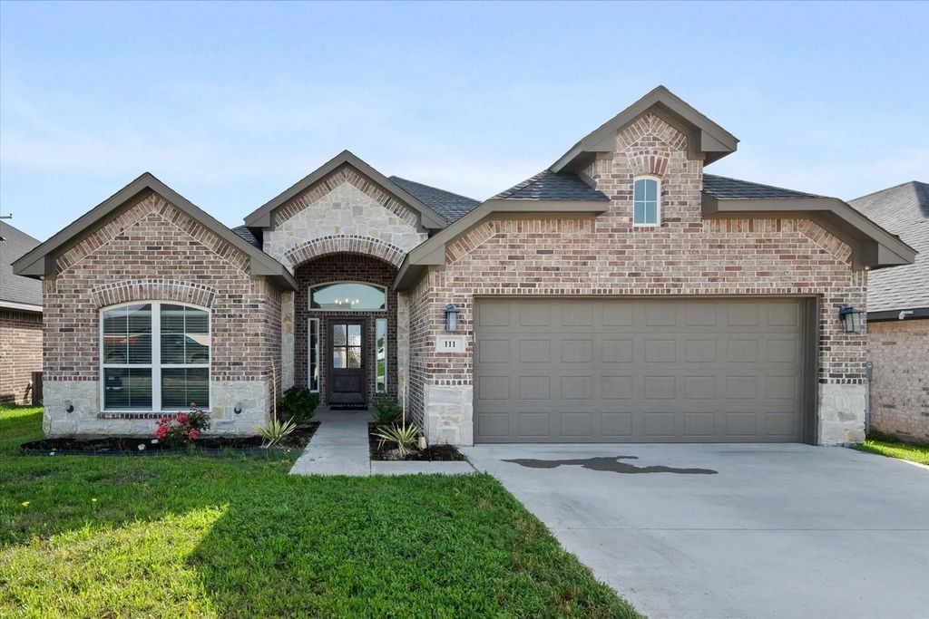 111 Ackers Turn, Corsicana