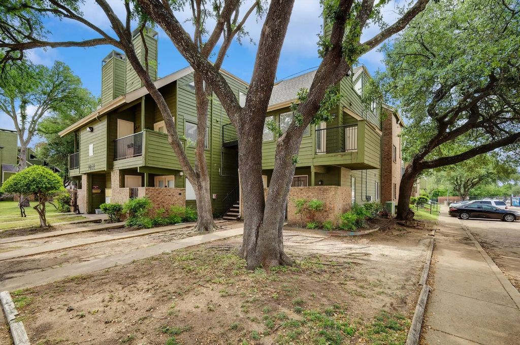 9831 Walnut Street 212, Dallas