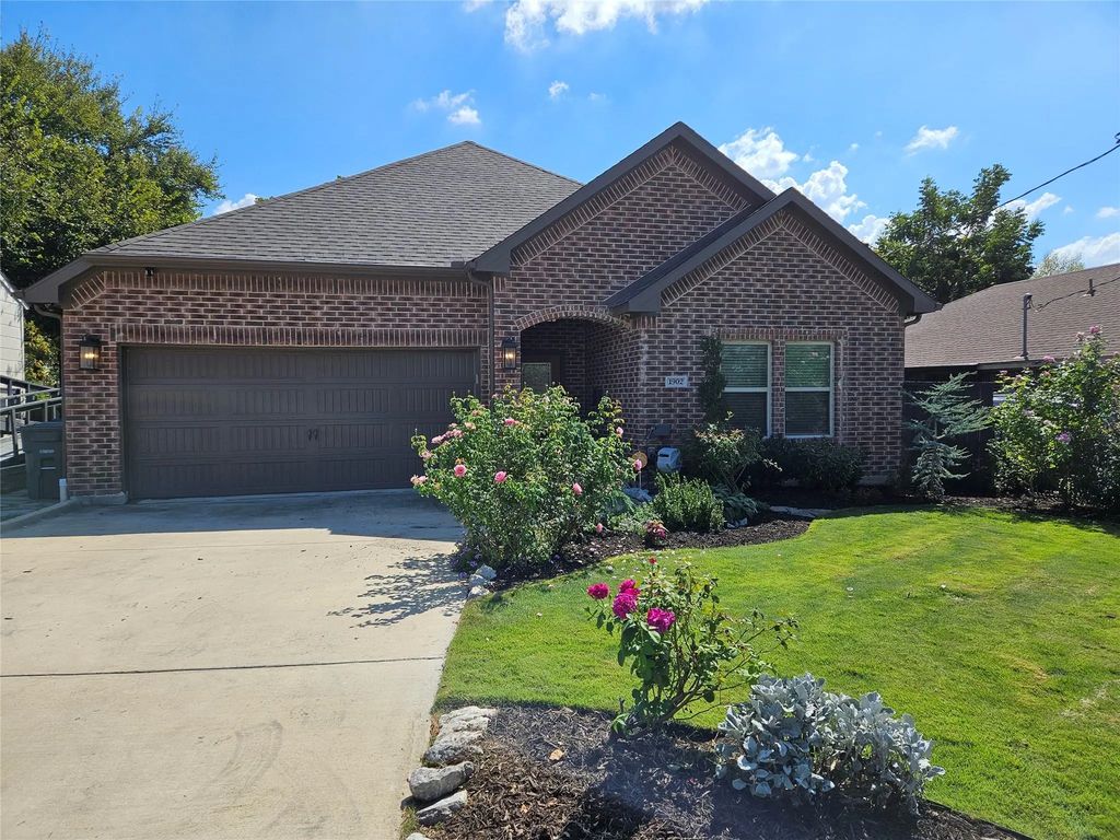 1902 Lea Crest Drive, Dallas