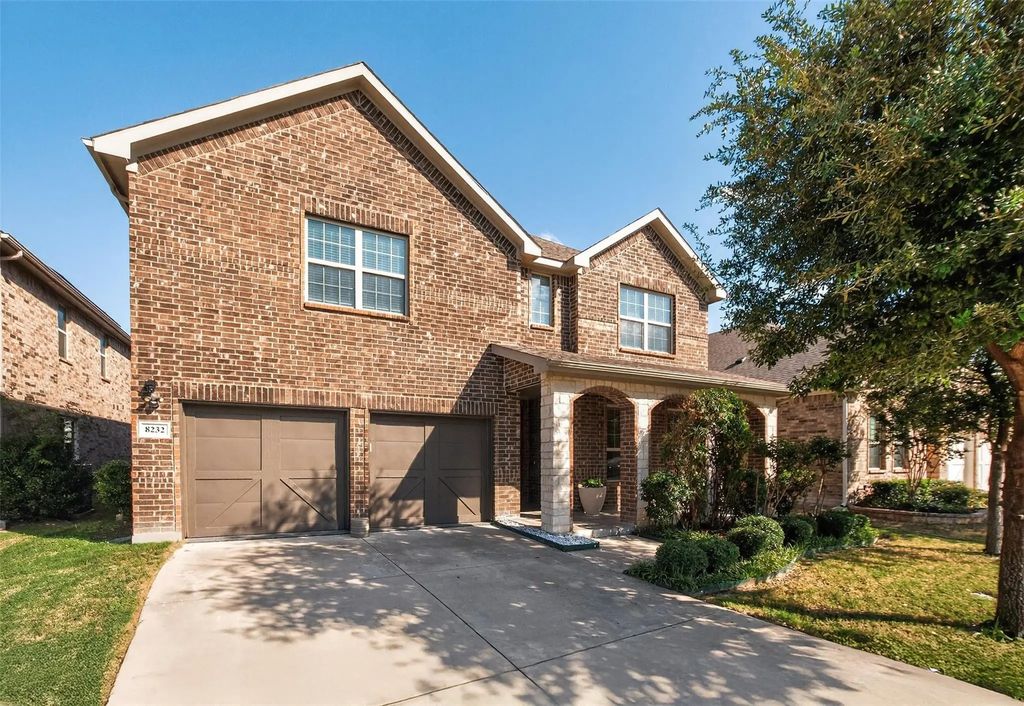 8232 Pine Meadows Drive, Fort Worth