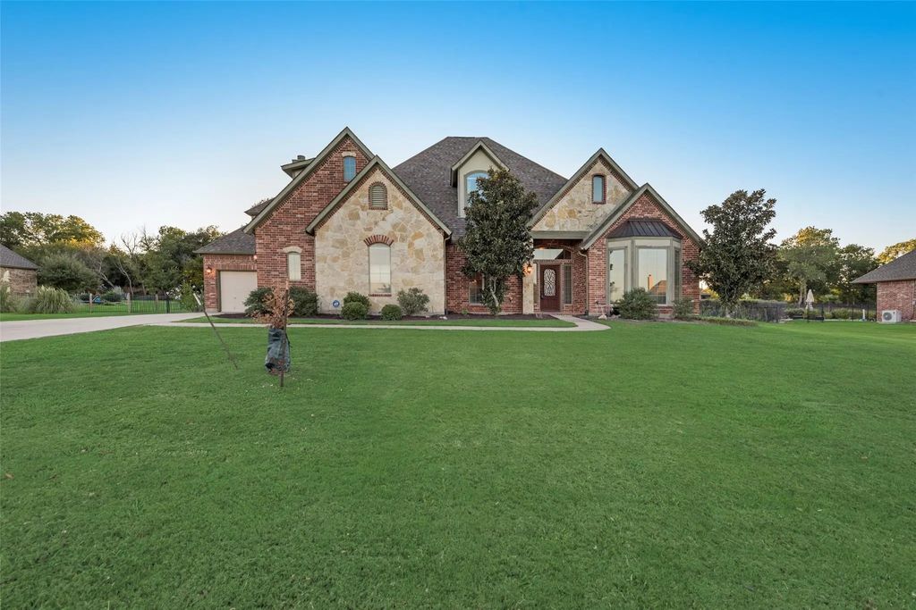 132 Silver Rose Boulevard, Burleson