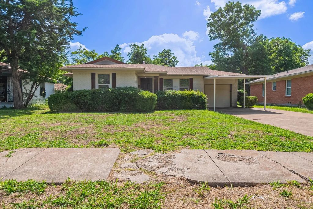 10033 Casa Oaks Drive, Dallas