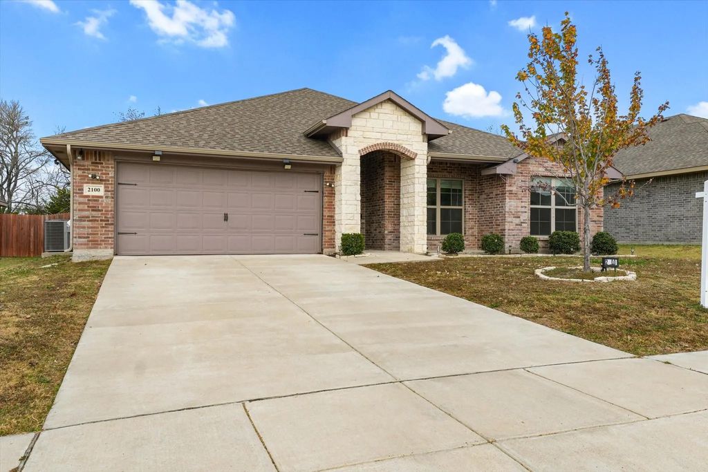 2100 Penn Street, Farmersville
