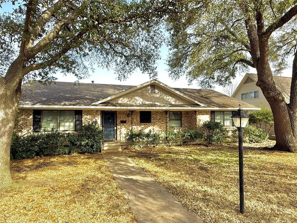 10016 Clearmeadow Drive, Dallas