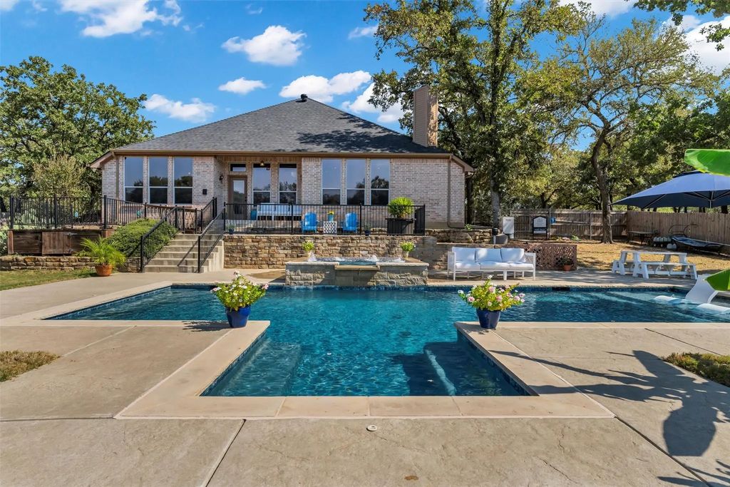 504 Hoover Road, Burleson