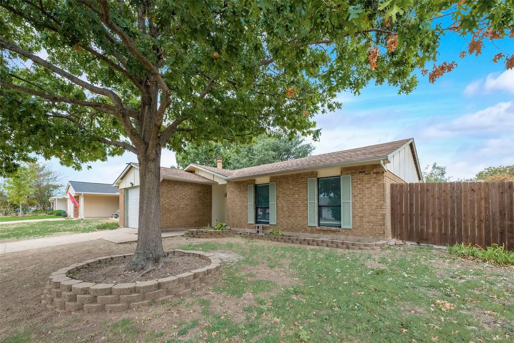 713 Sunny Slope, Allen